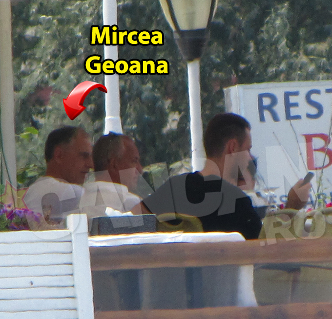 Dupa ce s-a saturat de soare, Mircea Geoana a luat pranzul cu cativa prieteni