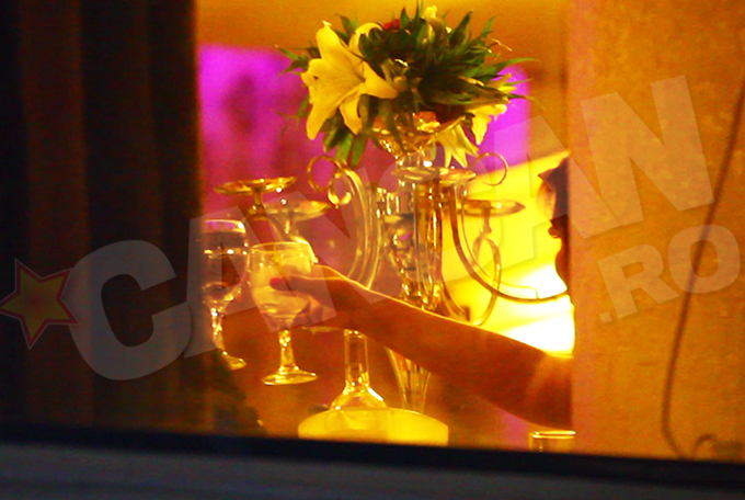 Adriana si Camelia au ciocnit un pahar