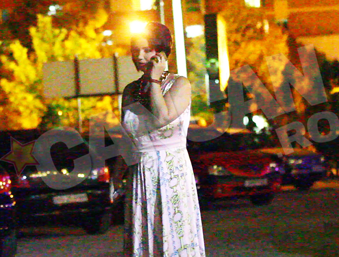 Adriana a vorbit la telefon, afara