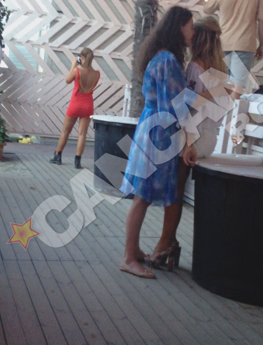 Rita e atenta ca nimeni sa nu afle subiectul discutiei