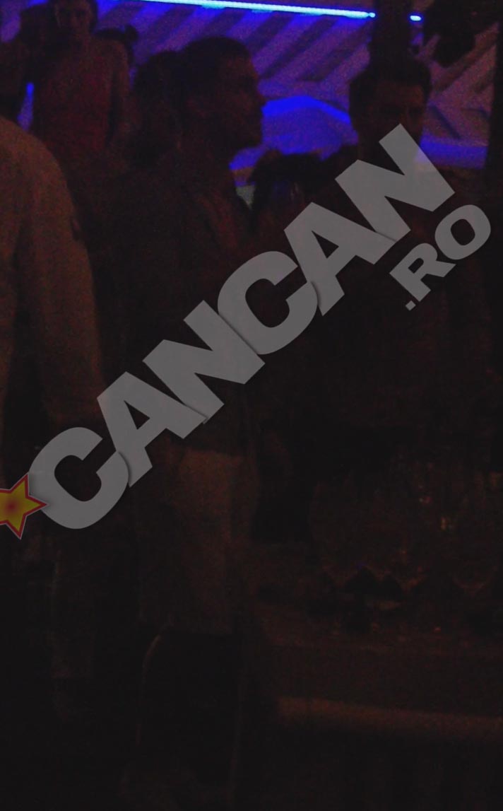 Vladau a petrecut toata seara in compania prietenilor