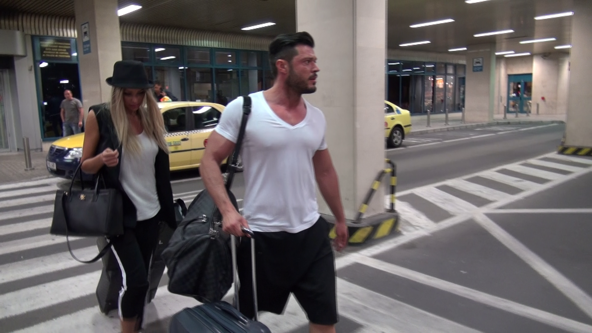 Bianca a mers numai cu capul in jos, pana in parcare