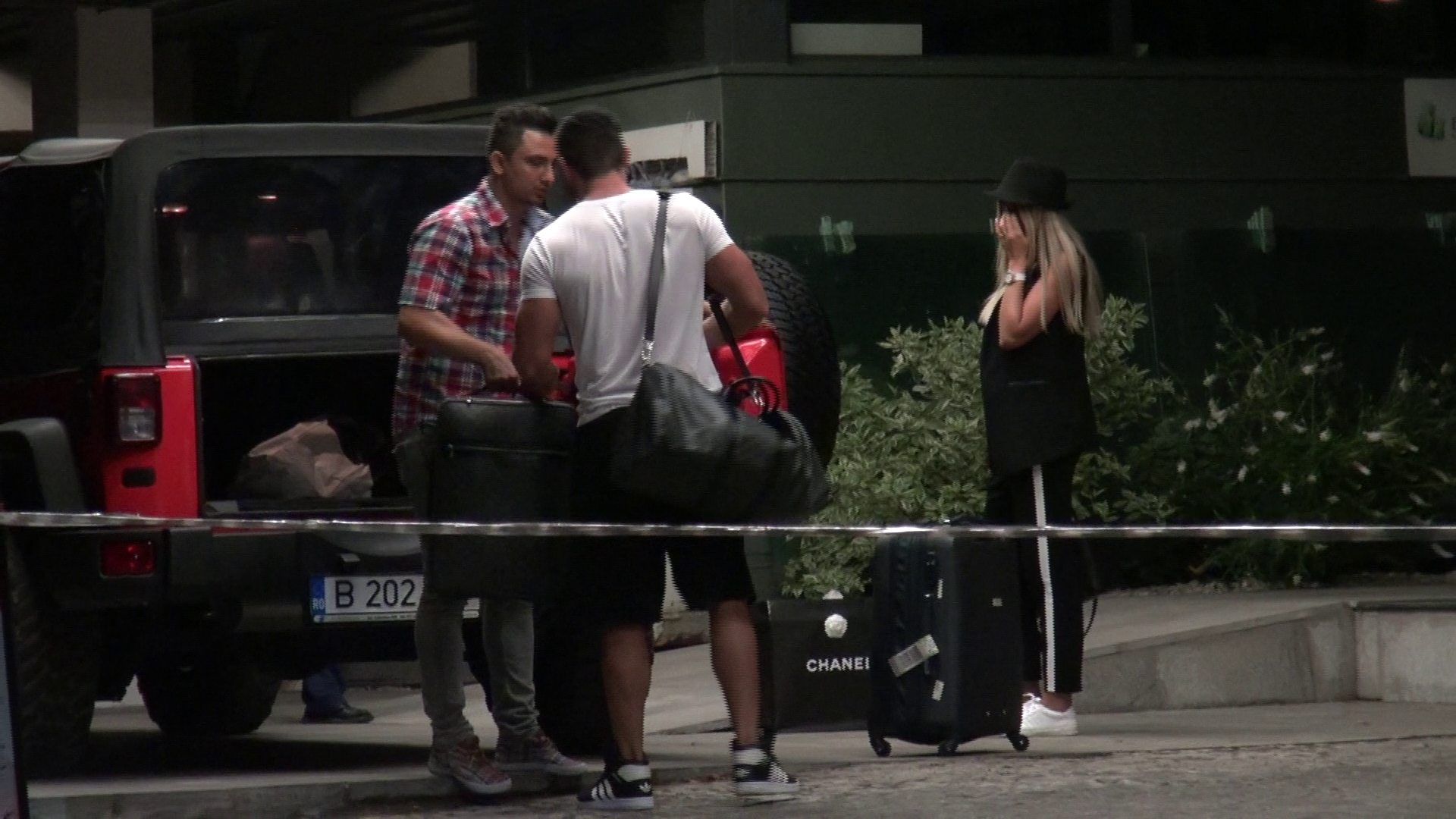 Bianca si Victor nu si-au vorbit nici cand au ajuns in carteriul in care blonda locuieste