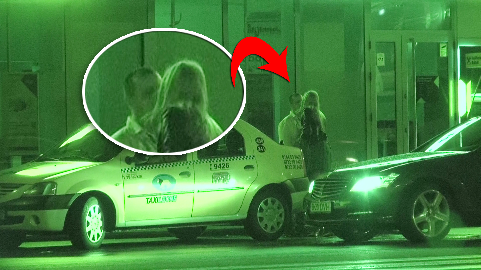 Cei doi se saruta ca in vremurile bune