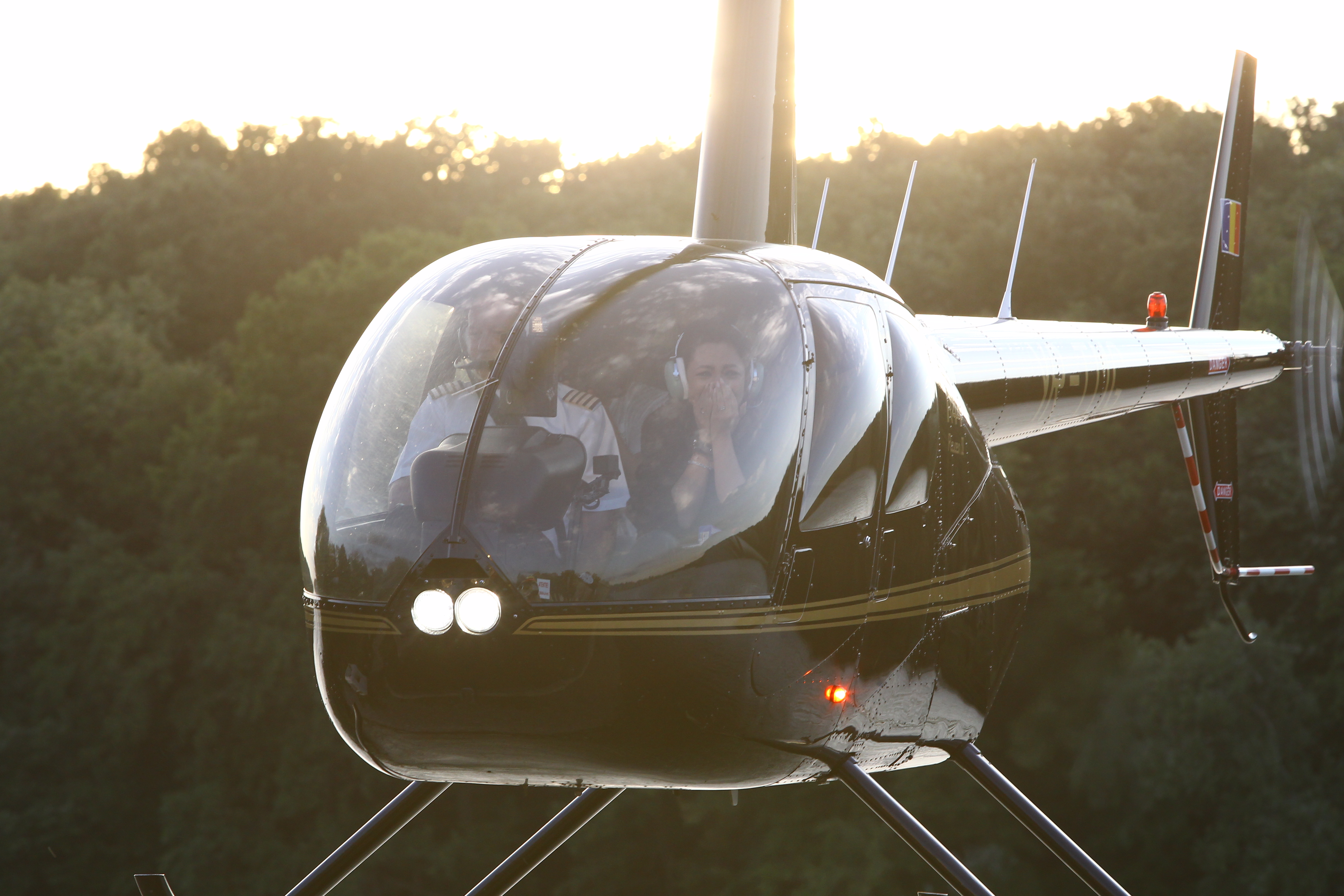 Andra a ajuns cu un elicopter la ziua ei de nastere