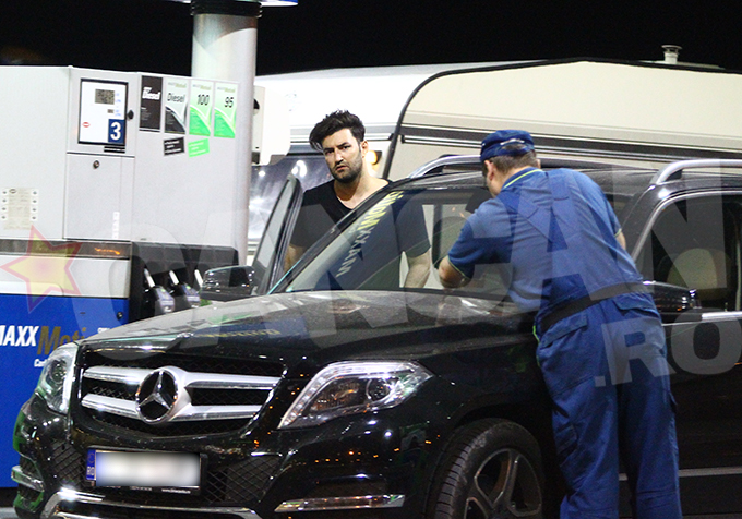 Pe drum spre Bucuresti, cantaretul a oprit intr-o benzinarie