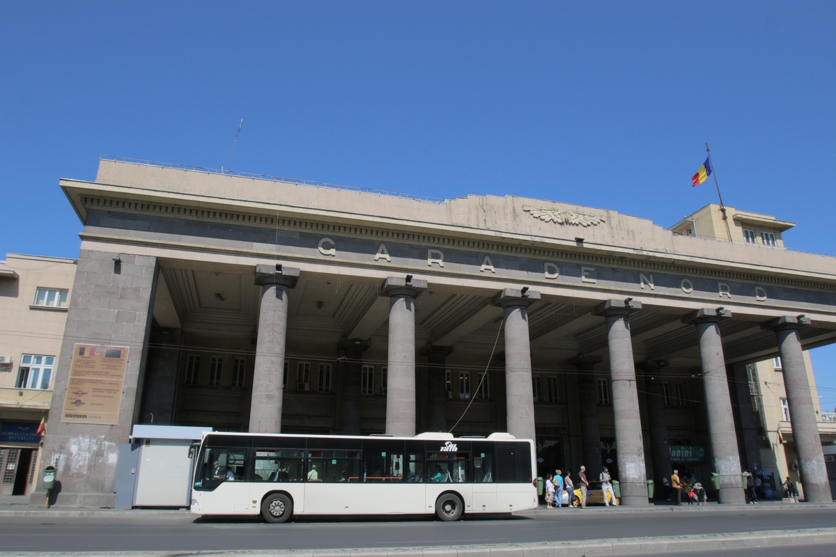 Mitul precizeaza ca troleibuzul fantoma are in geam linia 75