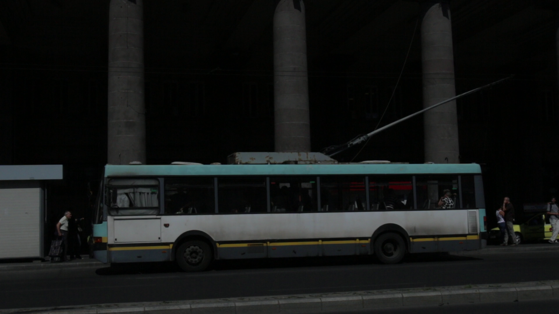 Povestile urbane spun ca o fata s-a urcat intr-un astfel de troleibuz dar a coborat imediat