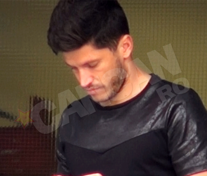 Cristi Tanase a ascultat melodii de jale