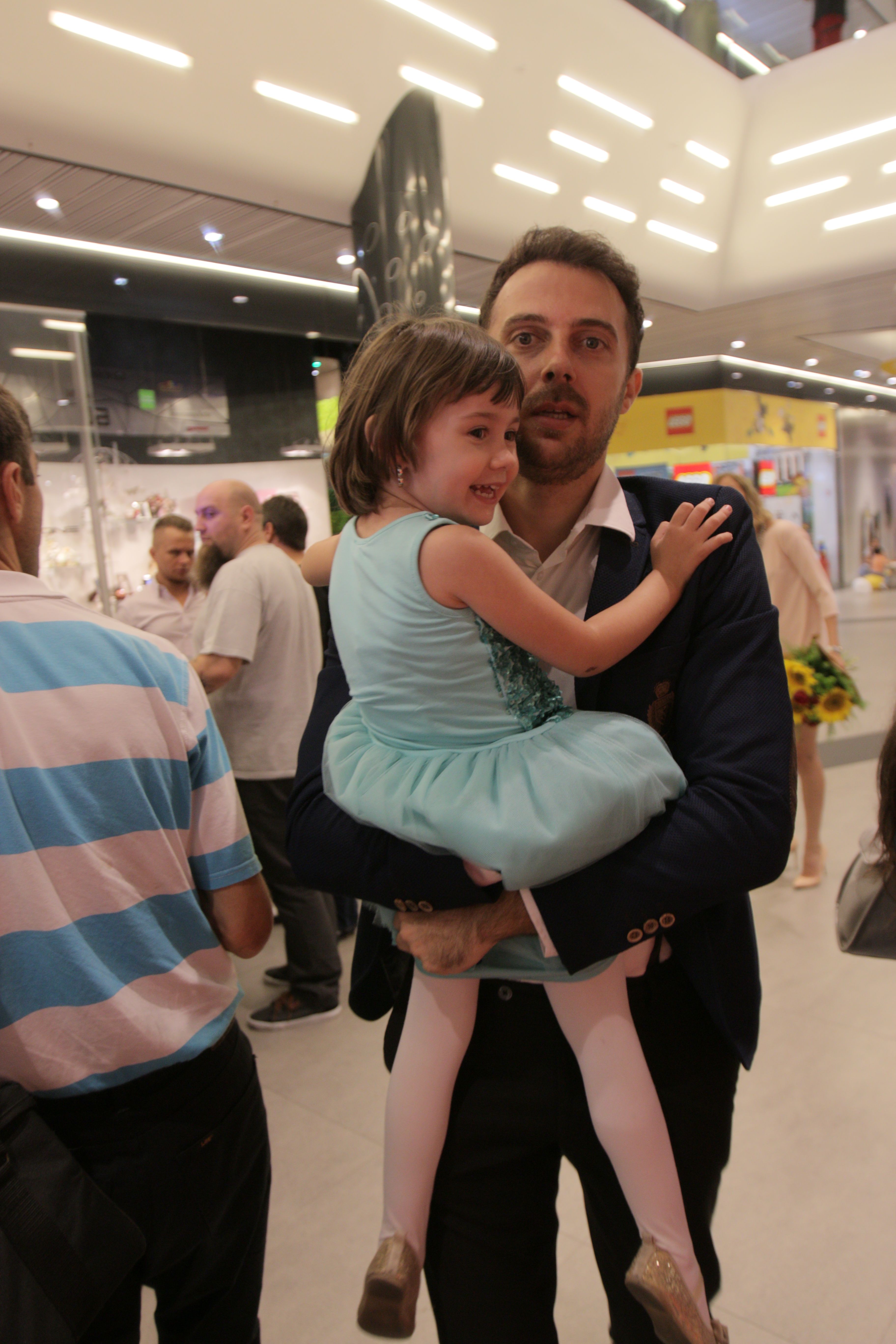 Isabel este foarte atasata de Florin