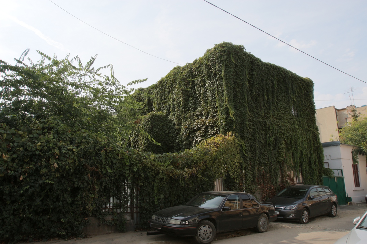 In imobilul din zona Batistei se spune ca ar fi fost omorate doua femei