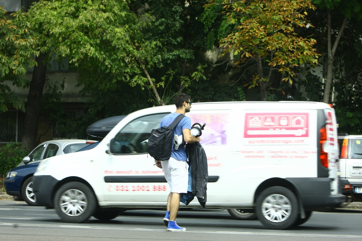 Grijului din fire si ca sa nu umfle salteaua la gura, Paul si-a luat o pompa