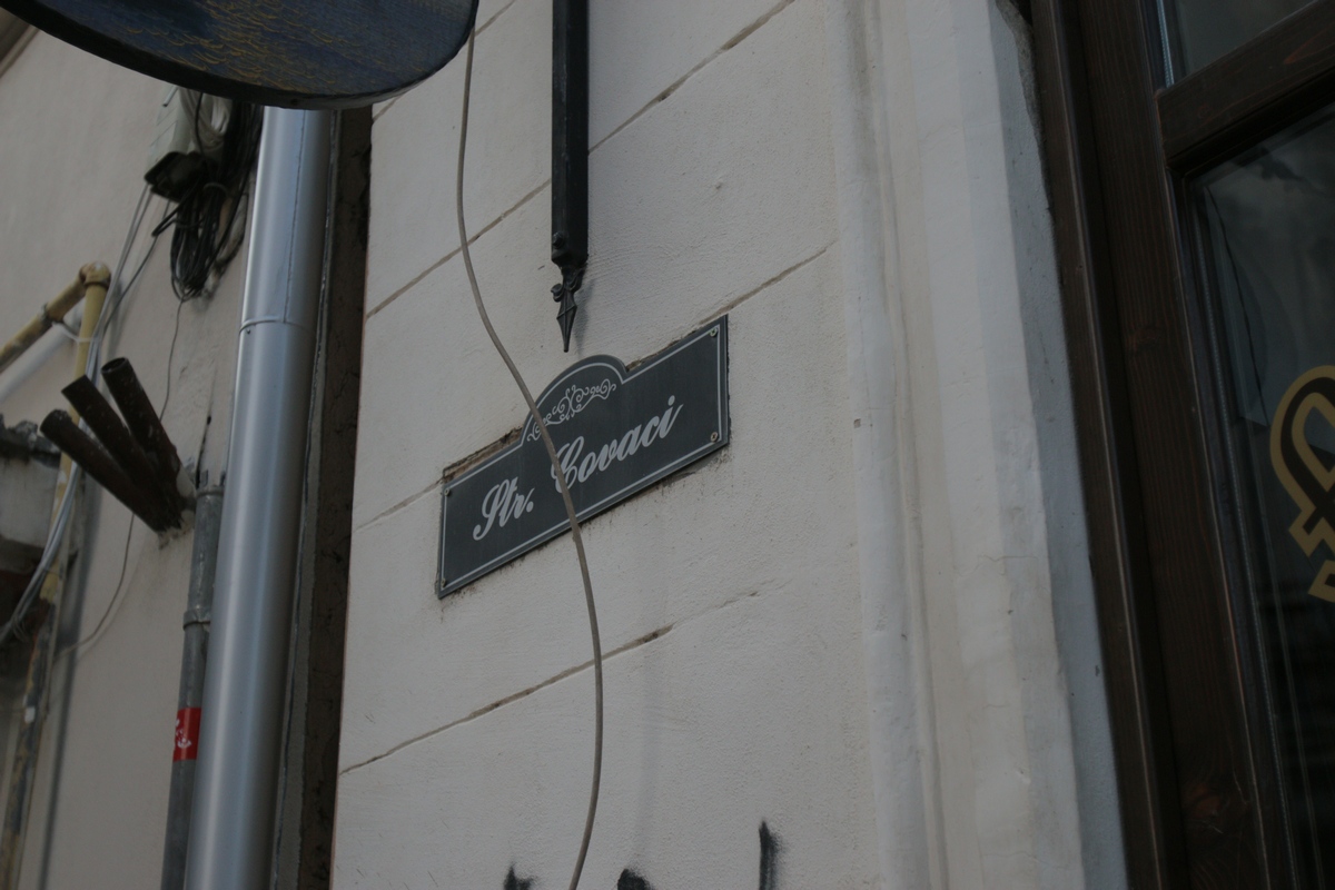 Numele strazii a fost dat de mestusugarii care lucrau cu fier