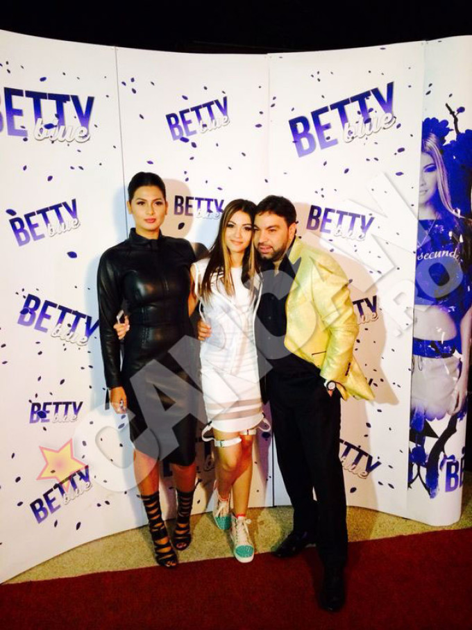 De ziua lui Betty, la petrecere a venit si Roxana Dobre