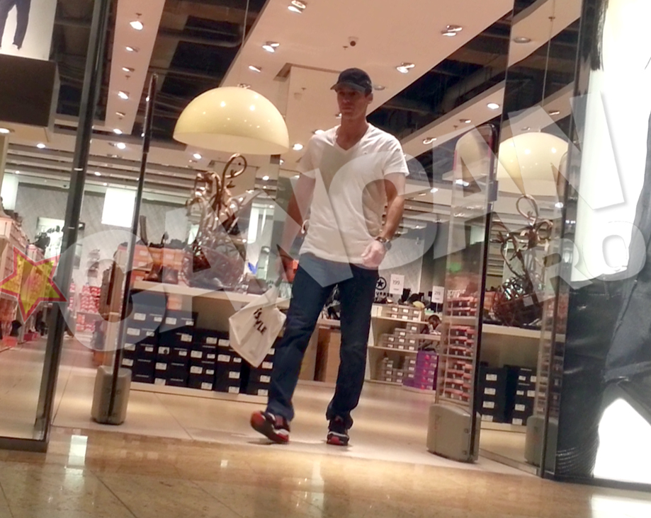 Mircea a plecat de la mall fara blugi, dar cu o punguta cu produse cosmetice