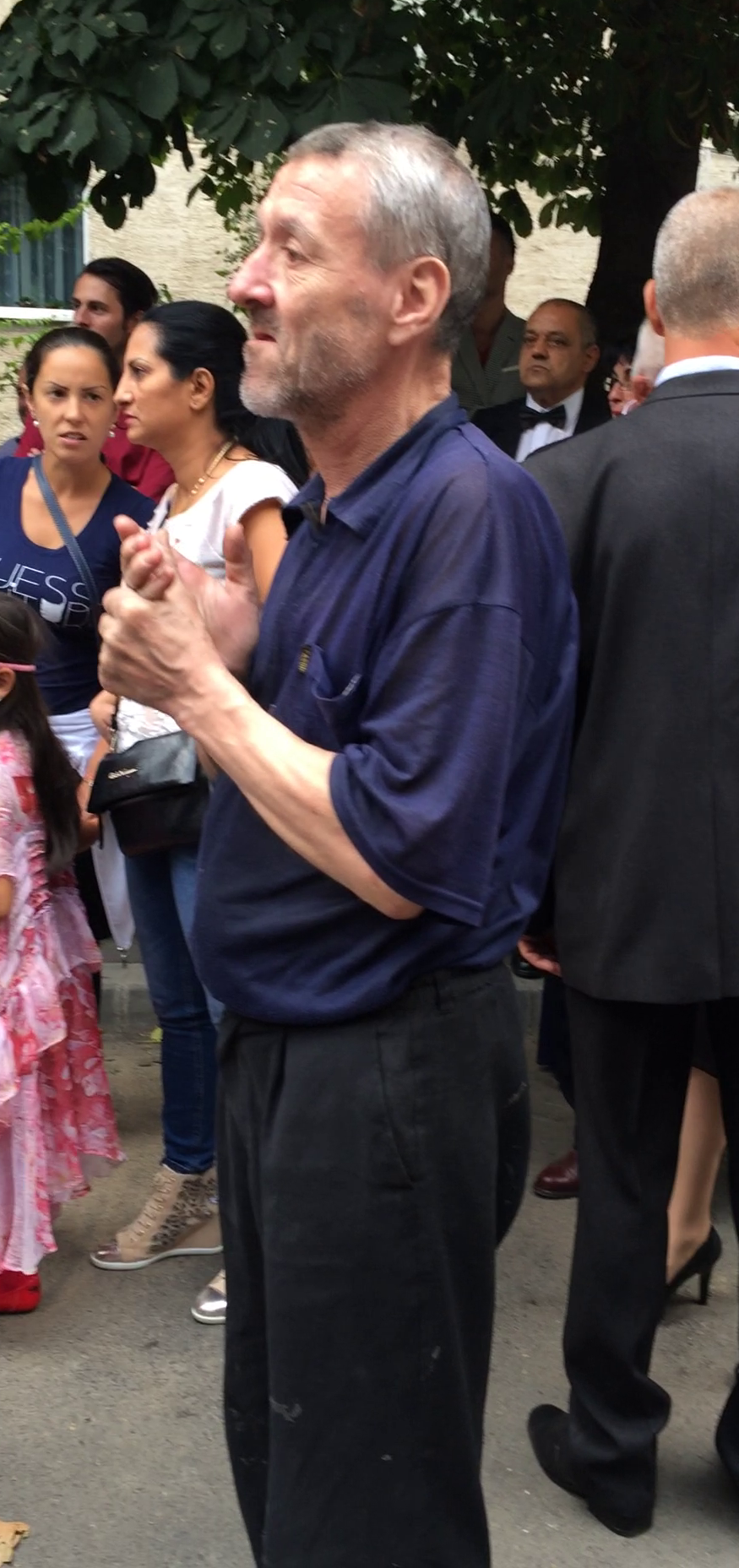 Dependenta de alcool l-a indepartat pe barbatul care a trecut de 60 de ani de familia sa