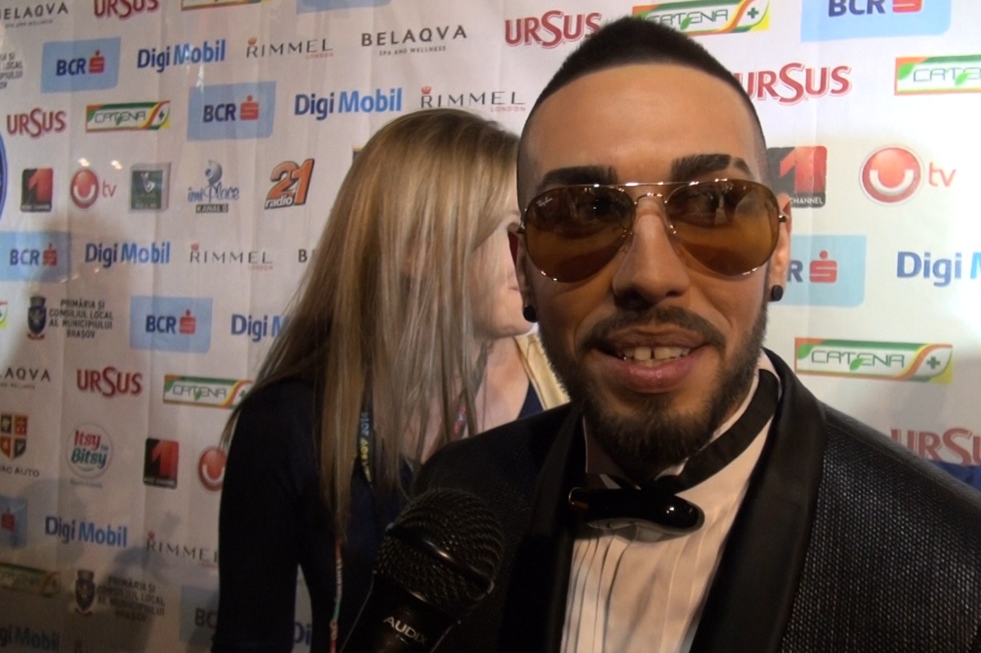 Alex Velea isi doreste ca parintii lui sa ii creasca copilul