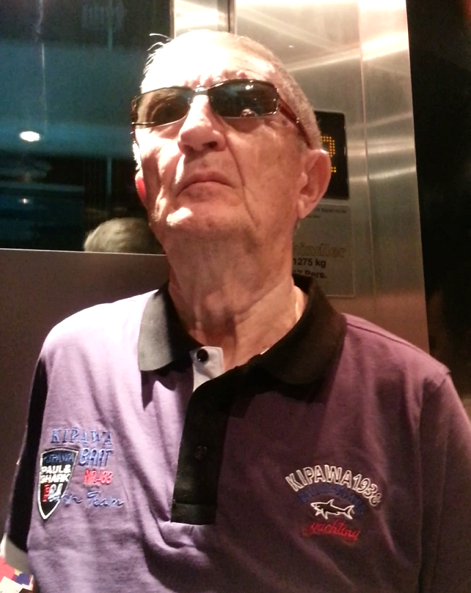 Dupa festinul la fast-food, fostul general a urcat la cazinou