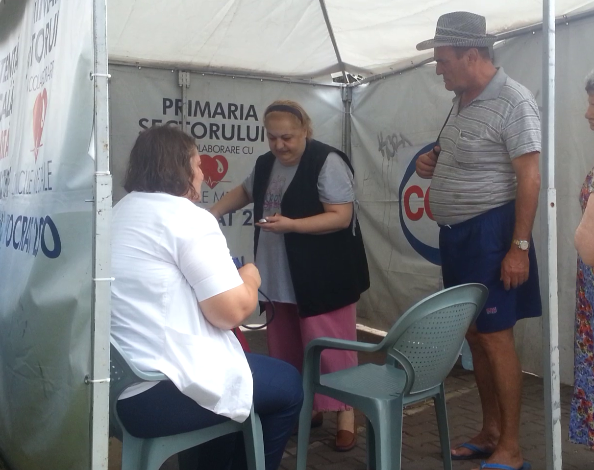 Dupa ce a aflat ca are tensiunea marita, actrita a aprins o lumanare in punctul sanitar