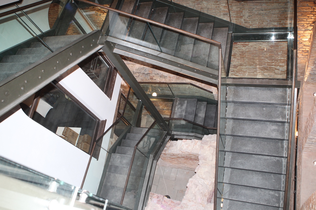 Edificiul a fost redat bucurestenilor chiar cand se implinesc 555 de ani de la prima atestare a orasului