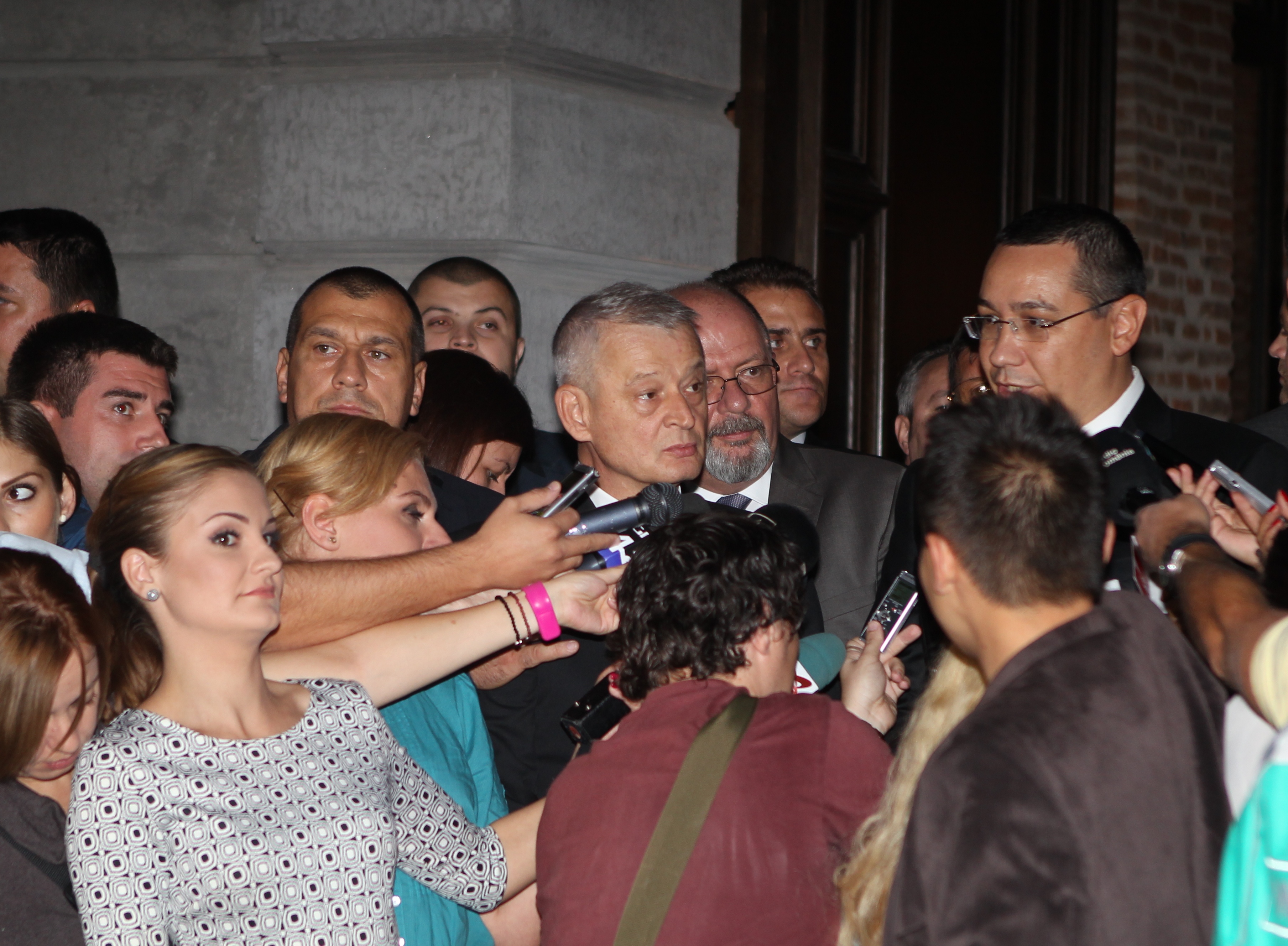 Oprescu i-a multumit lui Victor Ponta pentru ajutorul acordat