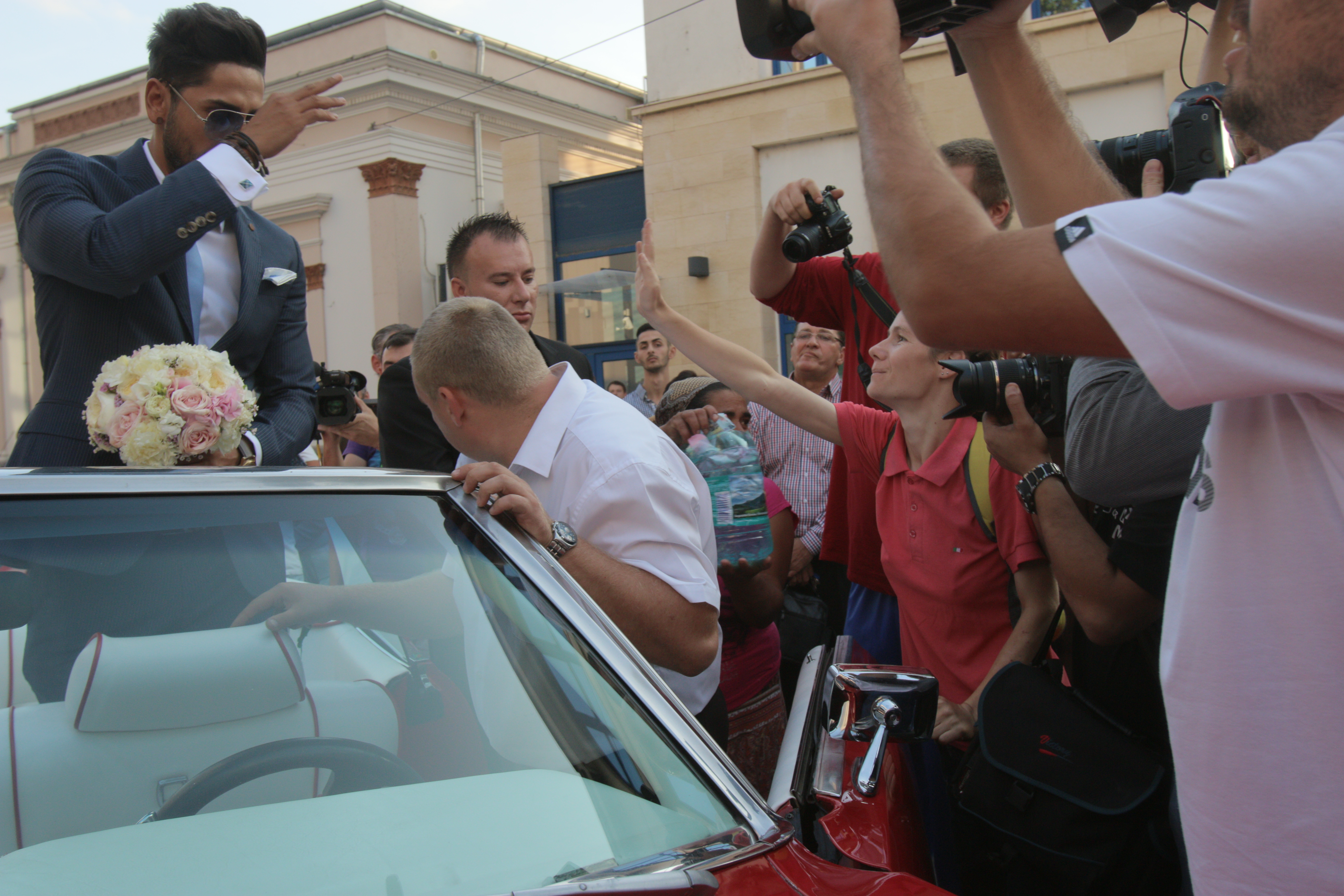 Artistul si-a luat la revedere de la asistenta