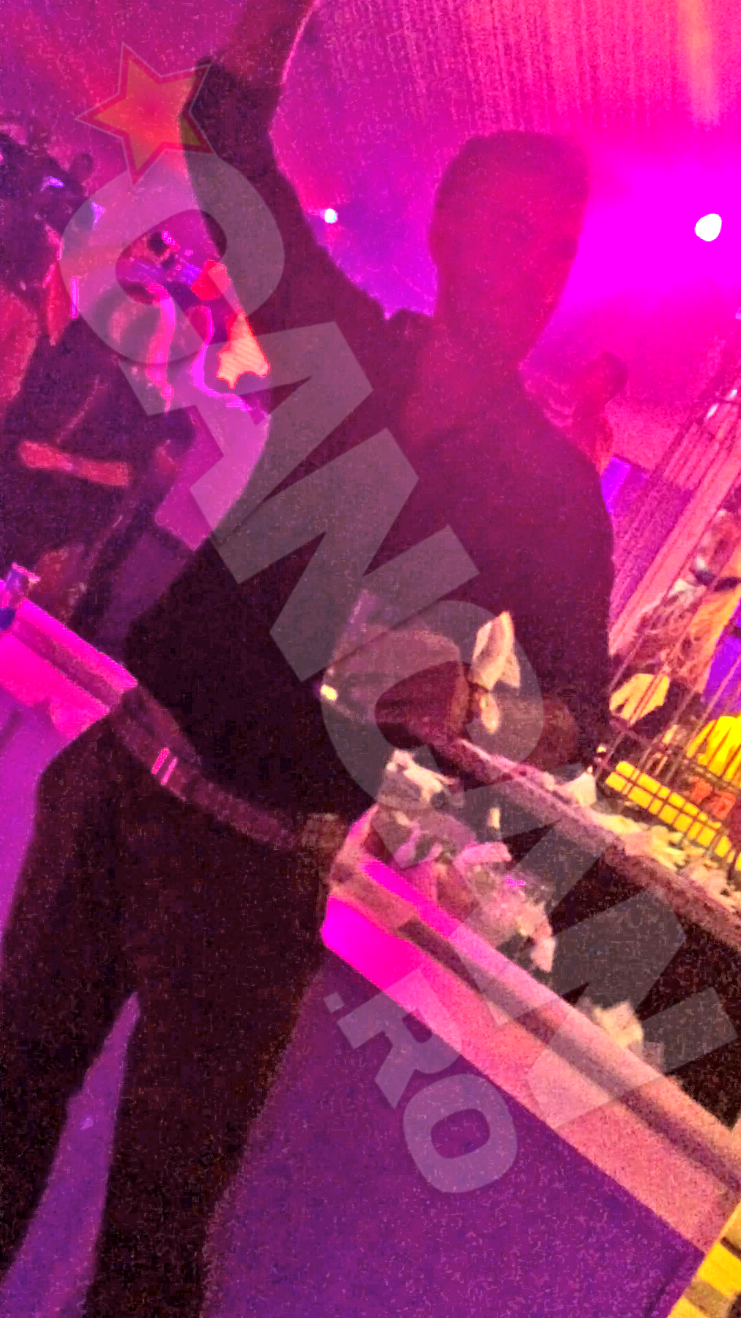 Daminuta danseaza, Daminuta se distreaza. Fotbalistul a incercat sa uite infrangerea de la Medias si a mers in club