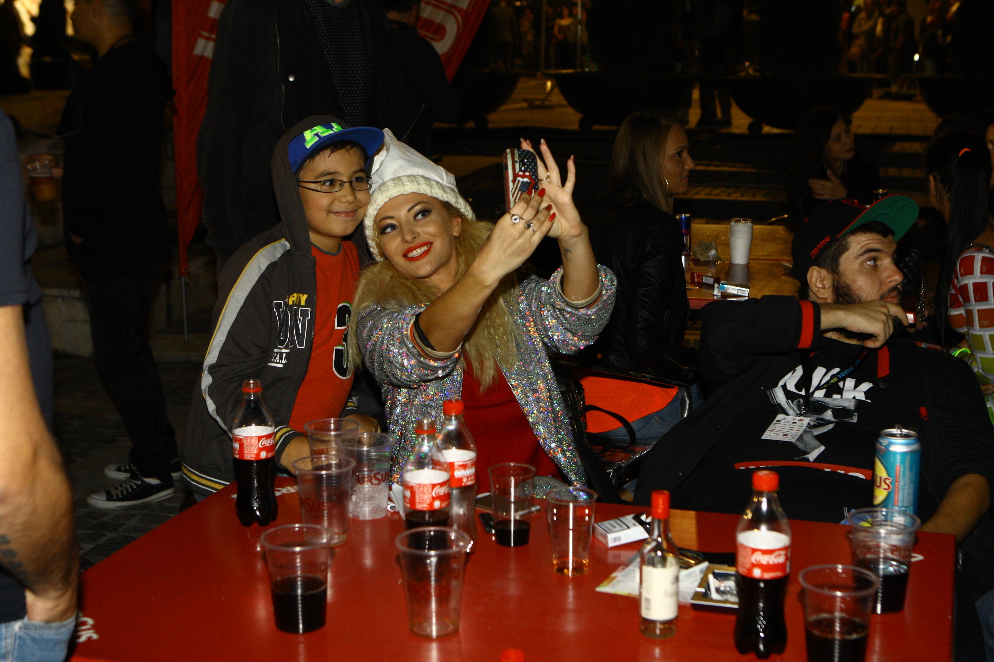 Cantareata este foarte mandra de outfitt-ul ei