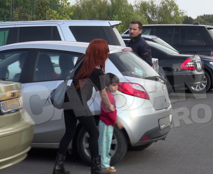 De la aeroport, Dani si sotia lui Razvan s-au indreptat direct catre casa
