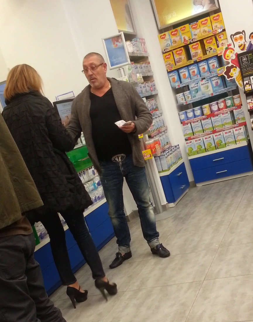 Serghei a terminat repede cumparaturile