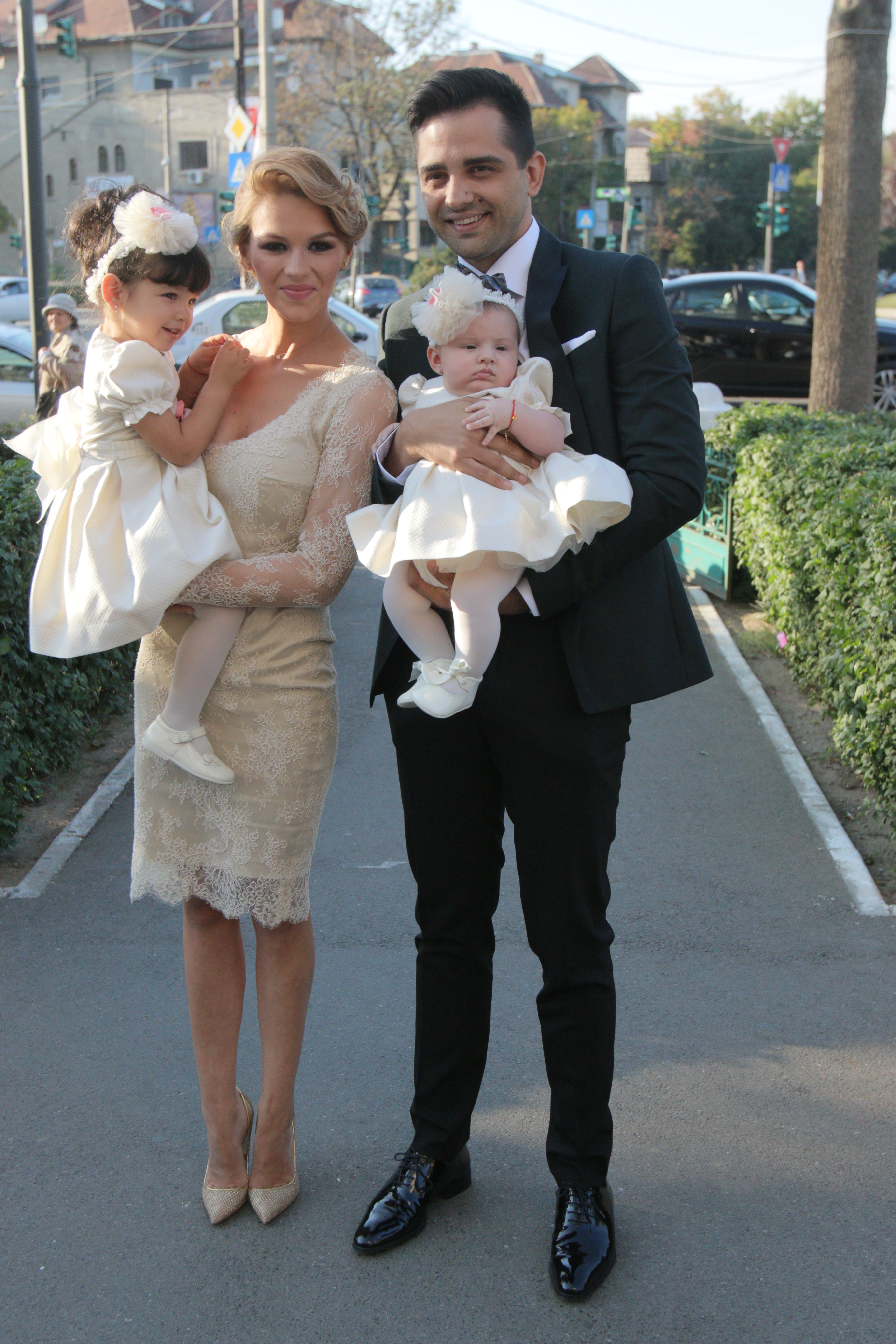 Cei doi si-au crestinat ambele fete in aceeasi zi