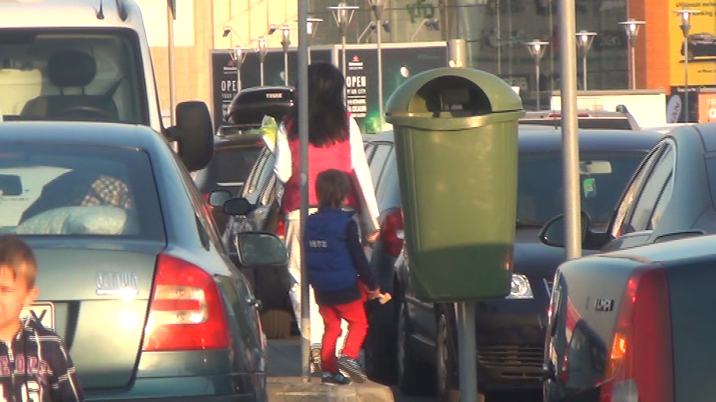 silvia chifiriuc la ikea cu copilul