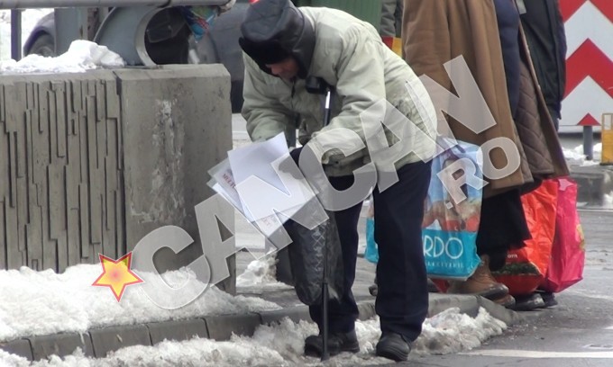 Nea Ion a lucrat in invatamant, iar acum spune el cerseste ca sa poata trai