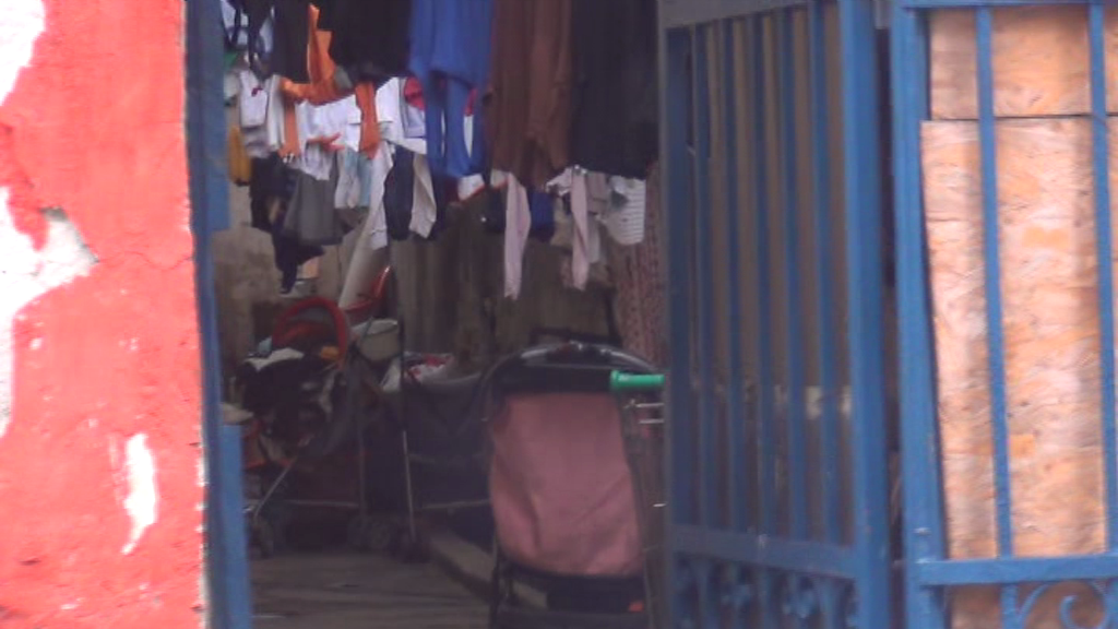 Asa arata casa unde se pare ca locuieste Tufaru