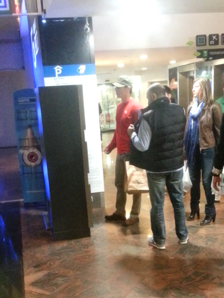 Mircea Badea si-a platit parcarea si a plecat in graba