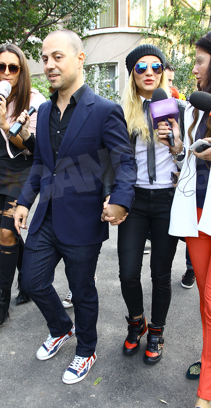 Vedeta si fostul ei sot s-au tinut in permanenta de mana