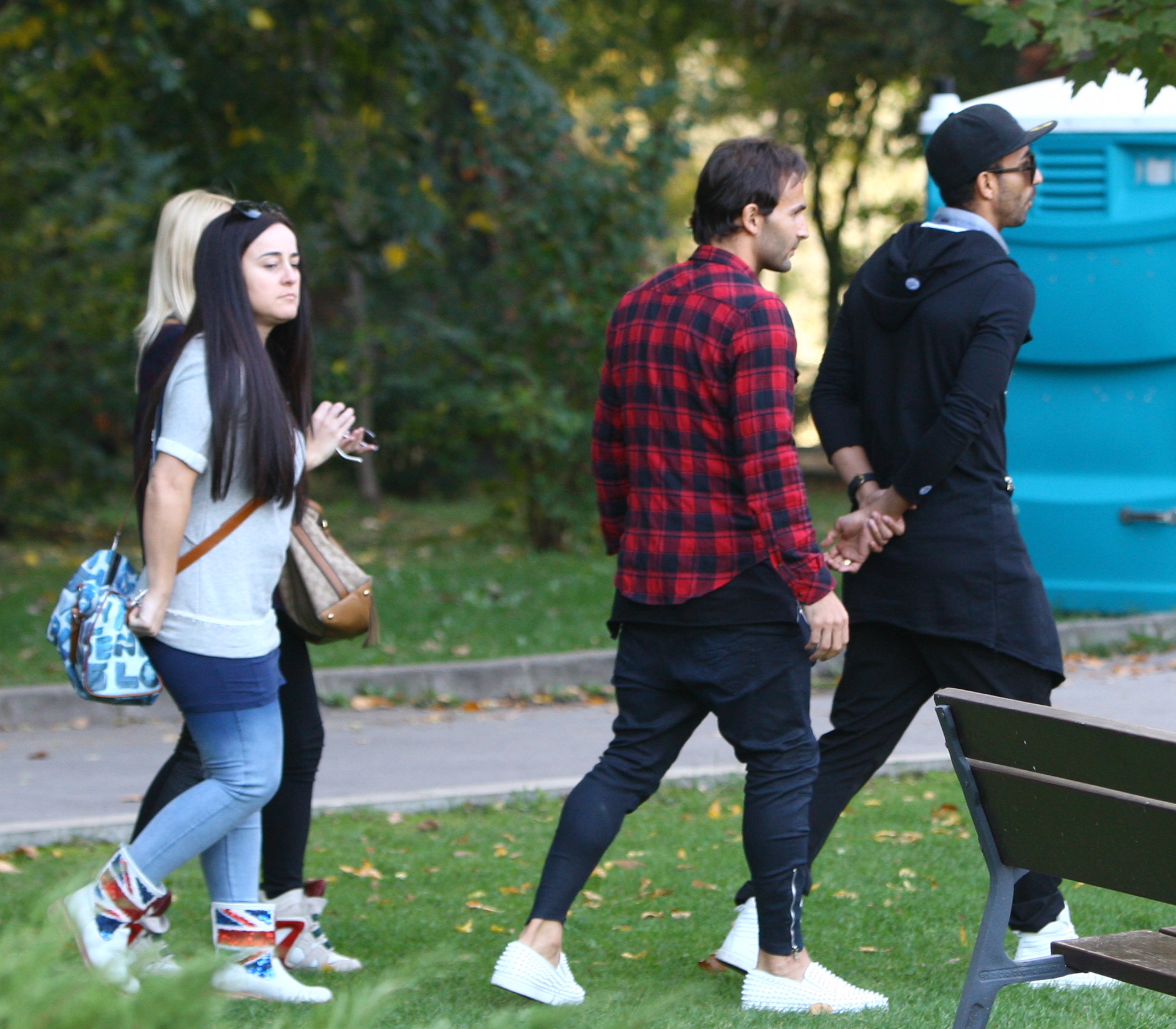 Cei mici au fugit spre locul de joaca, iar parintii lor au ajuns foarte repede pentru a-i supraveghea