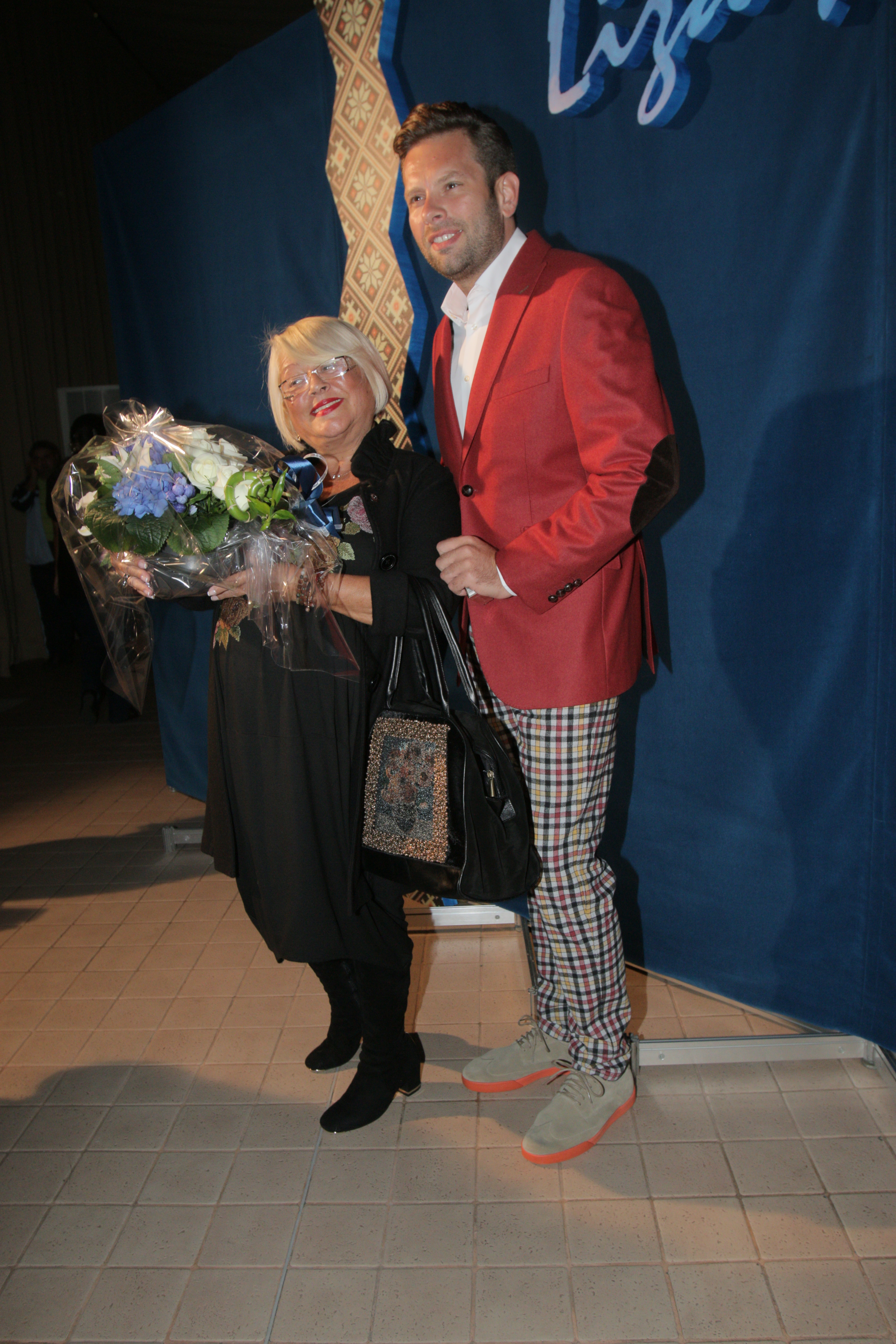 Cantareata s-a intors de curand din vacanta