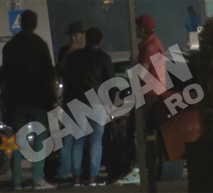 Smiley se amuza copios pe seama baloanelor de sapun