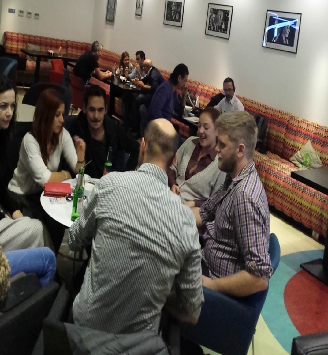 Razvan s-a simtit foarte bine in compania prietenilor si sotiei