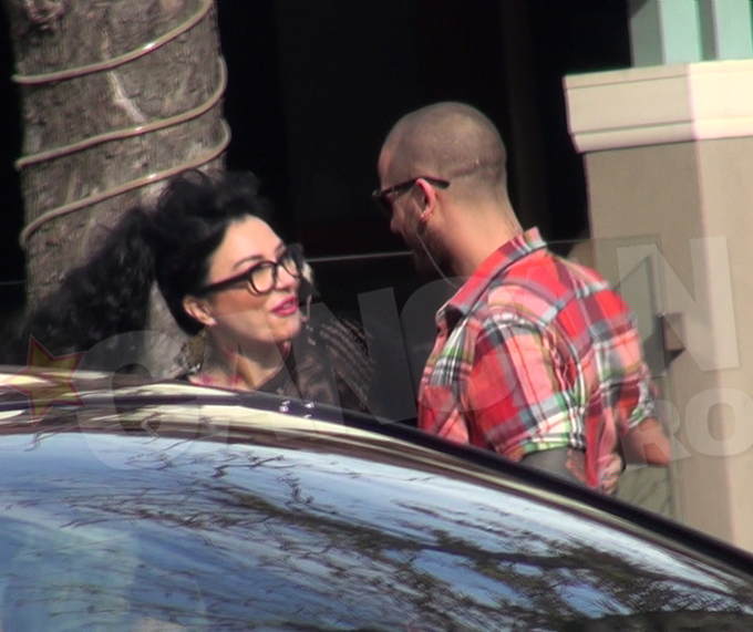 DJ Wanda si noul ei iubit au luat masa la un restaurant din zona Decebal