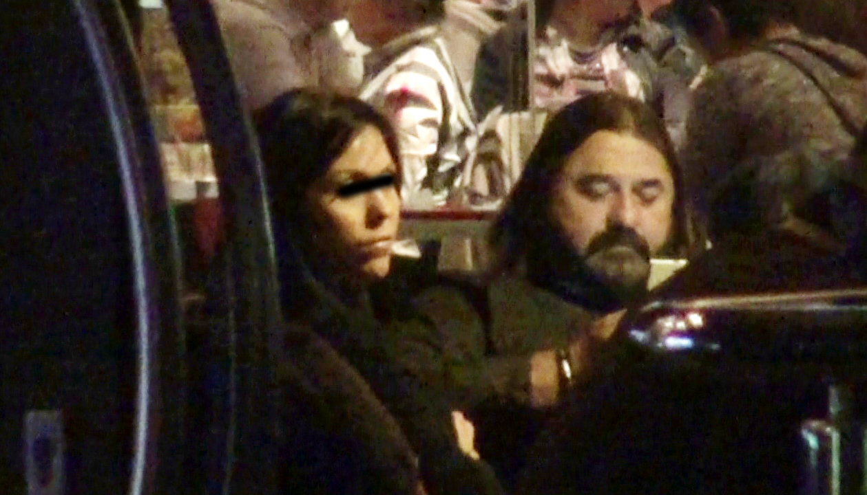 Gigi s-a comportat destul de rece, la masa, cu femeia care l-a insotit