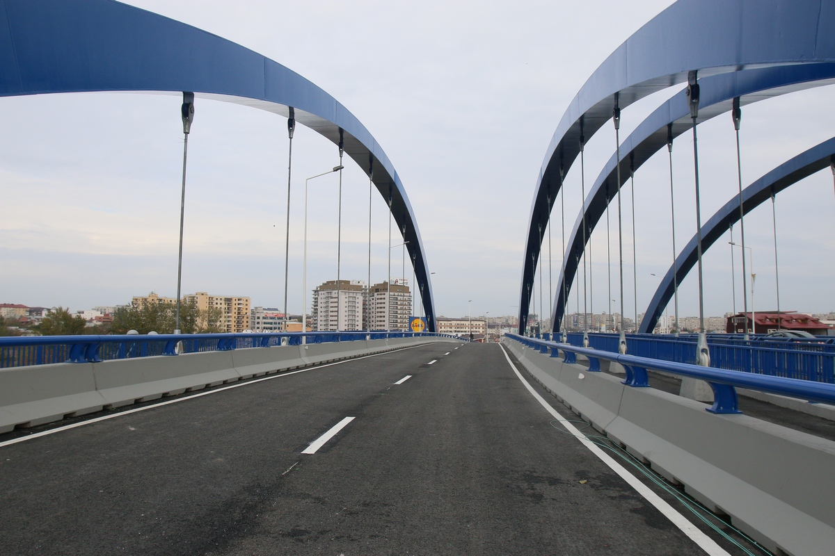 Primarul general Sorin Oprescu a spus ca podul a fost terminat in cinci luni