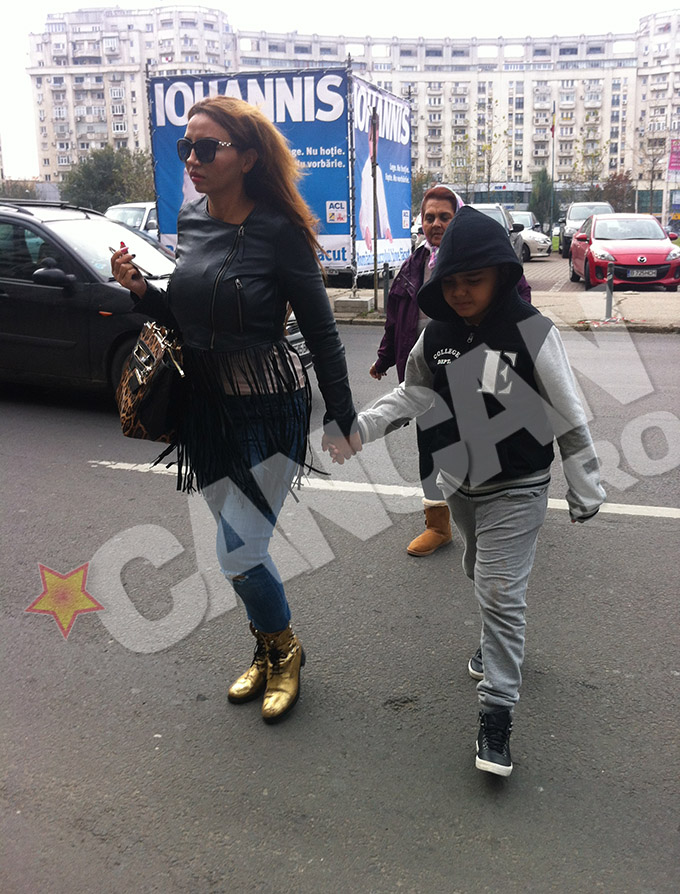 Cei trei au mers impreuna la un restaurant