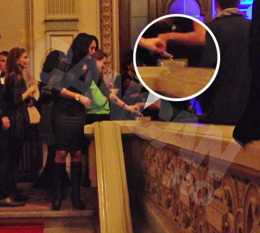 Margheritei ii este jena sa fumeze in fata tatalui ei