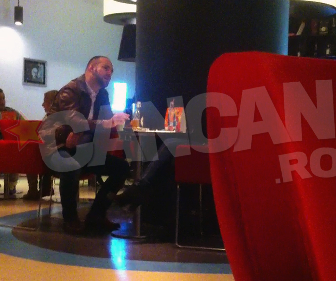 Silviu Manastire a fost filmat la mall, intr-un moment de relaxare. A fost prima lui intalnire cu paparazzii