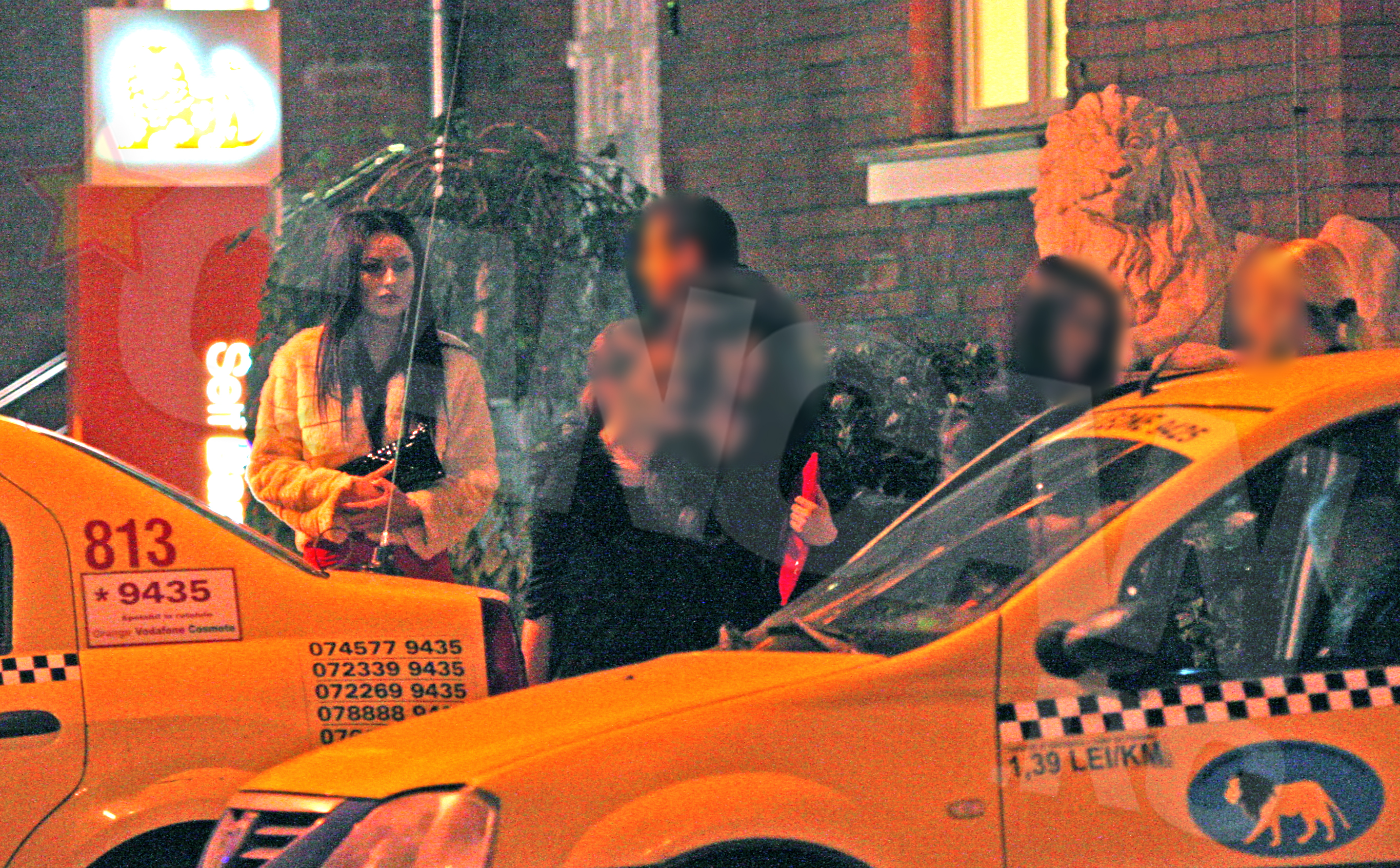 La iesirea din club, Daniela a stat in frig din cauza ca nu a gasit un taxi care sa o duca in alta locatie