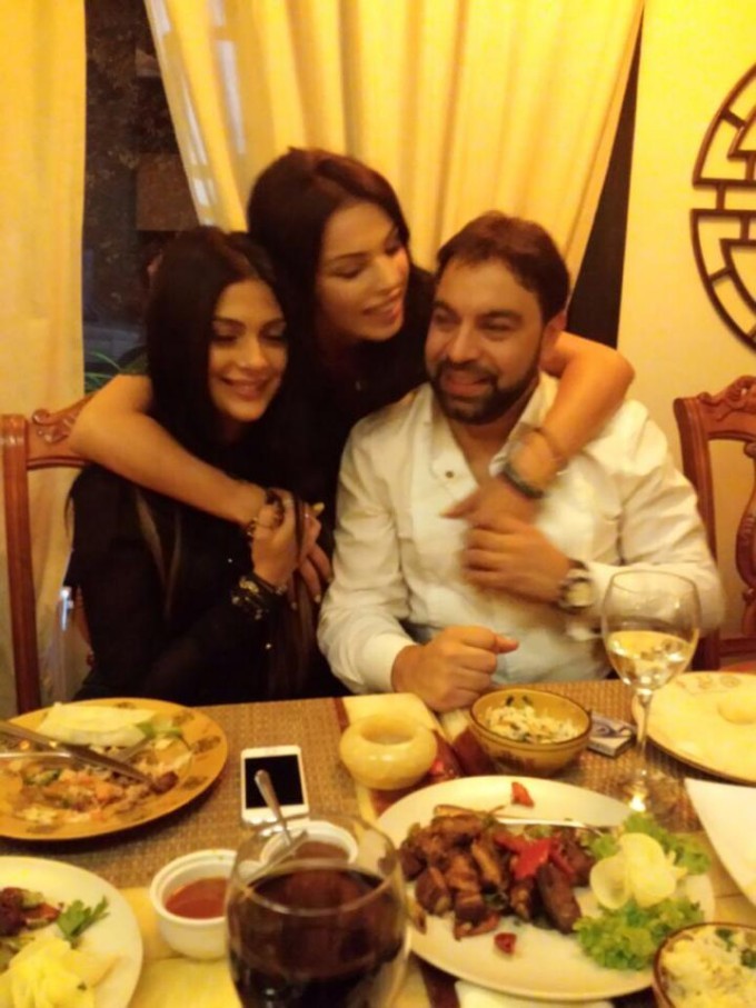 Roxana, alaturi de Florin Salam si de fiica lui de 14 ani, Betty