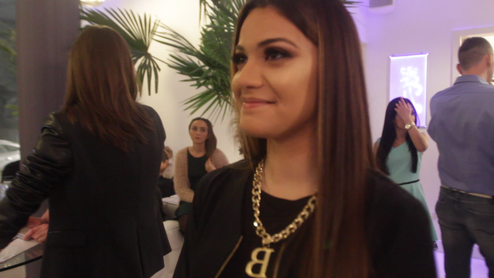 La 14 ani, Betty gandeste ca o fata de cel putin 20, fiind foarte matura