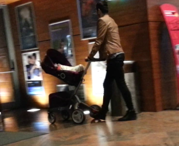 La scurt timp dupa ce a schimbat scutecele, Rusescu a iesit din mall